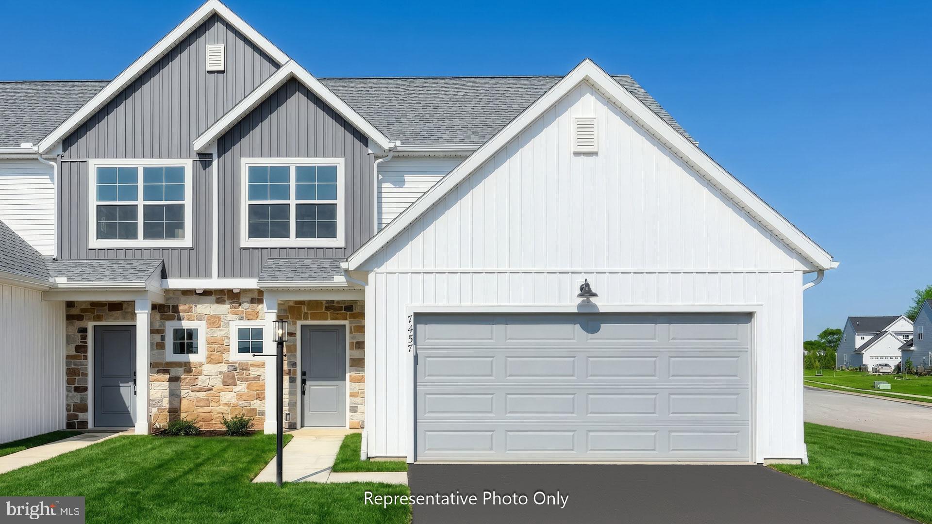 PARADISE VILLAGE - Residential