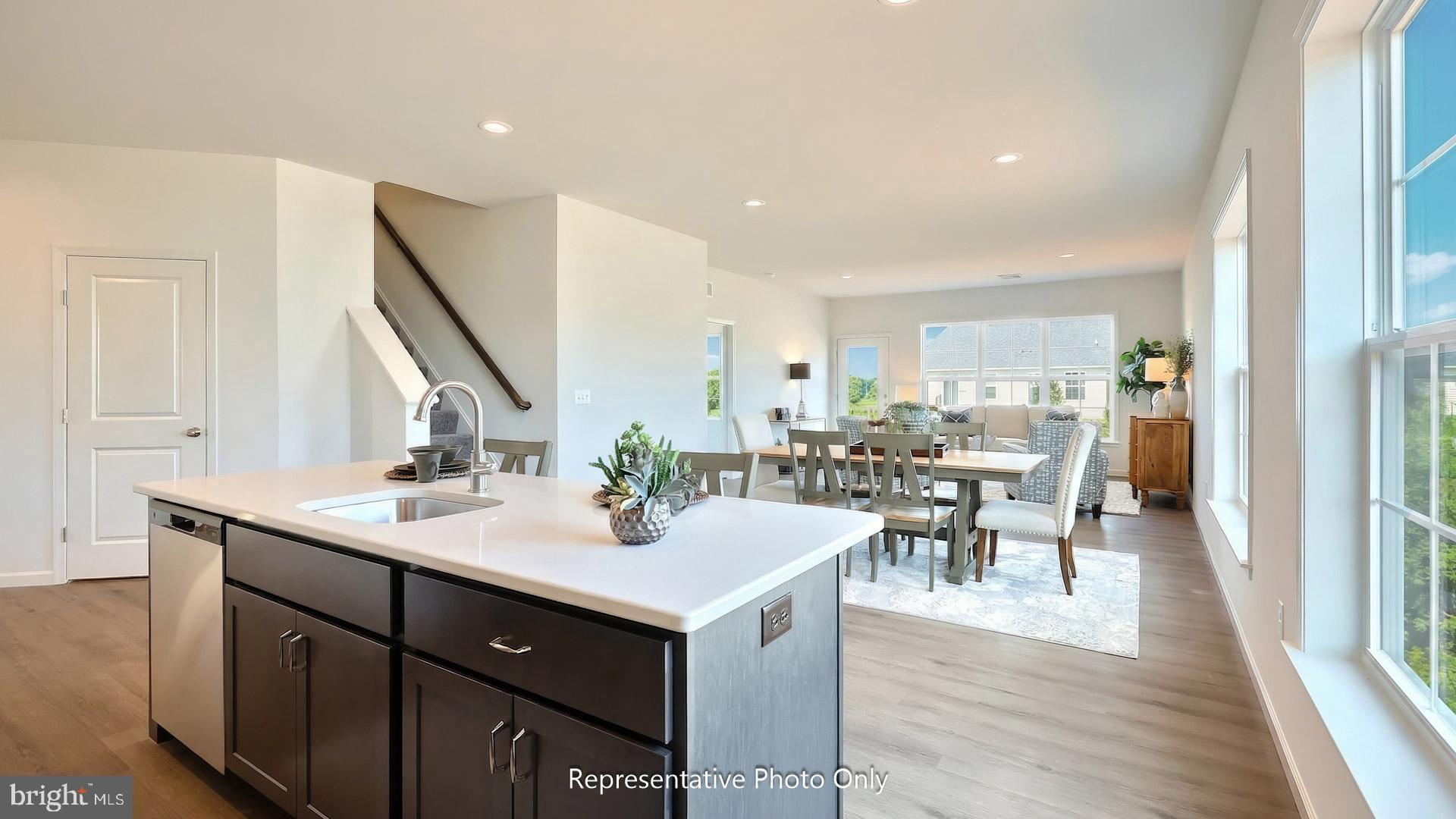 PARADISE VILLAGE - Residential