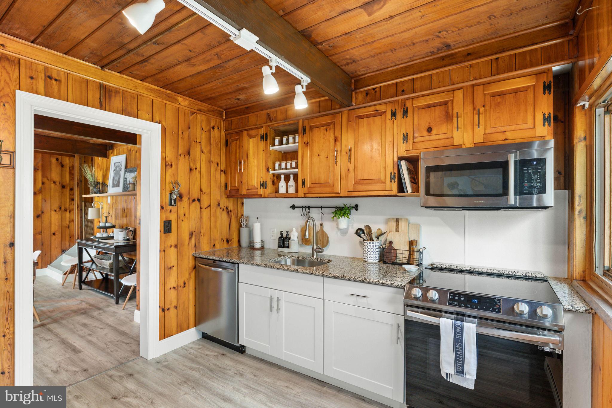 POCONO FARMS EAST - Residential
