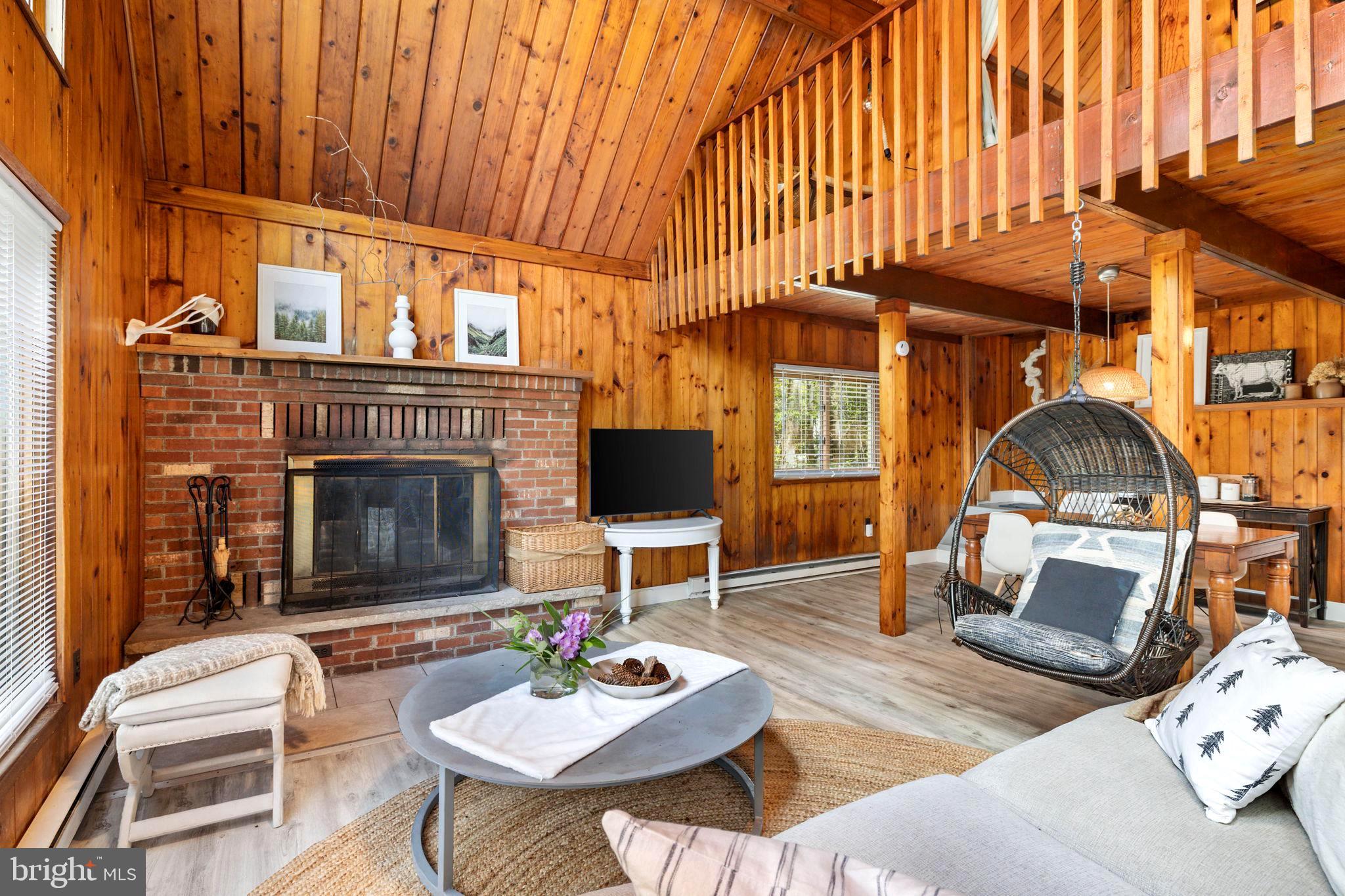 POCONO FARMS EAST - Residential