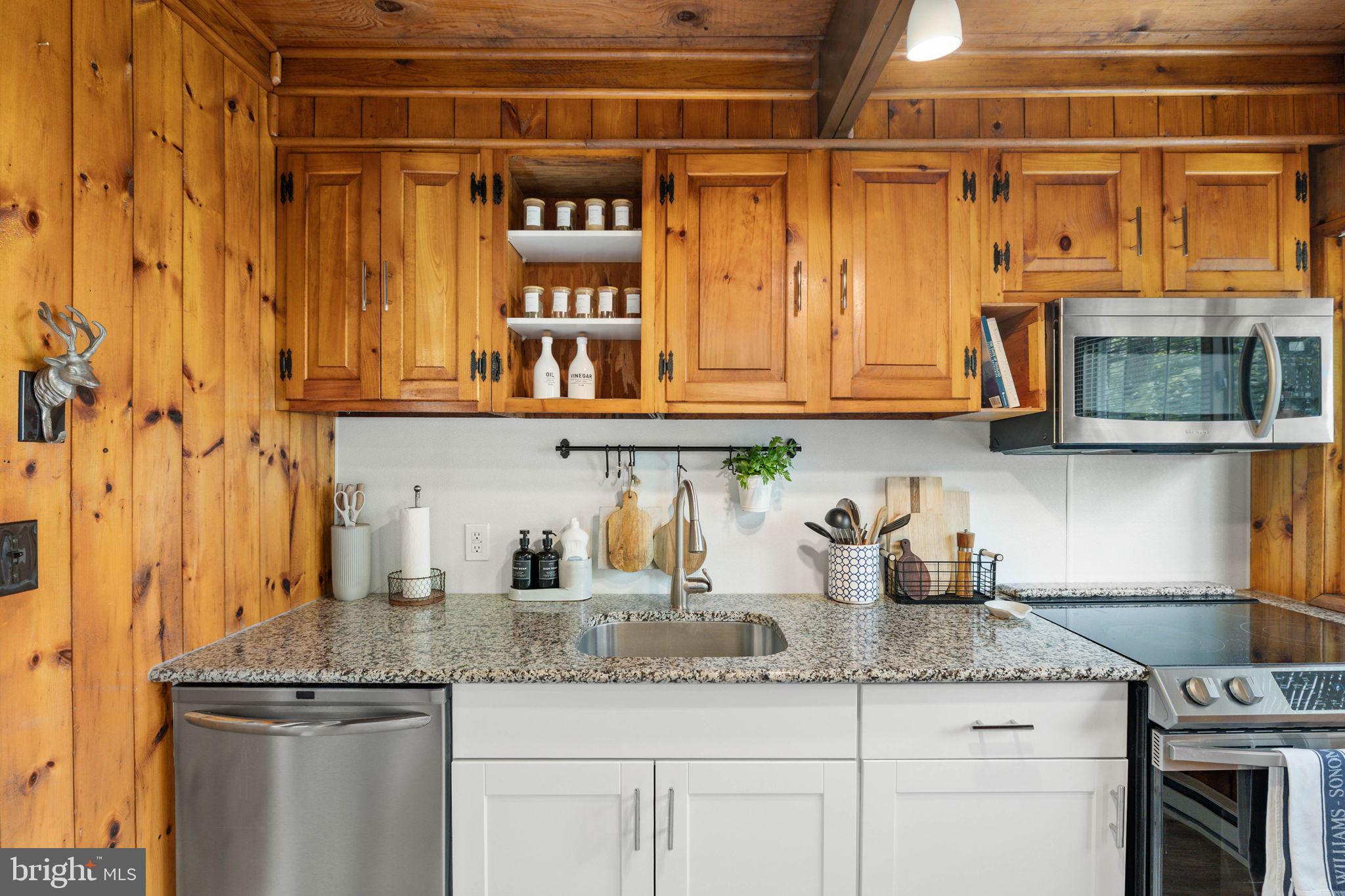 POCONO FARMS EAST - Residential