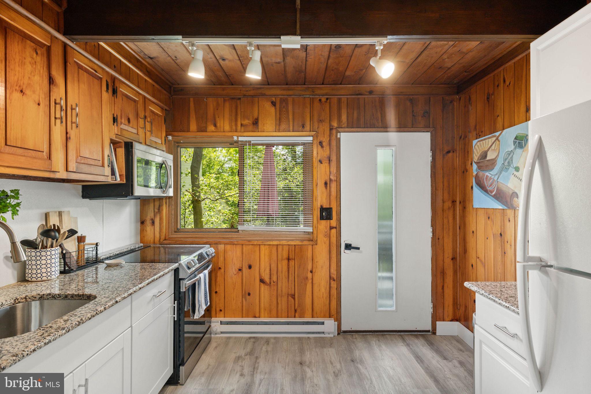 POCONO FARMS EAST - Residential