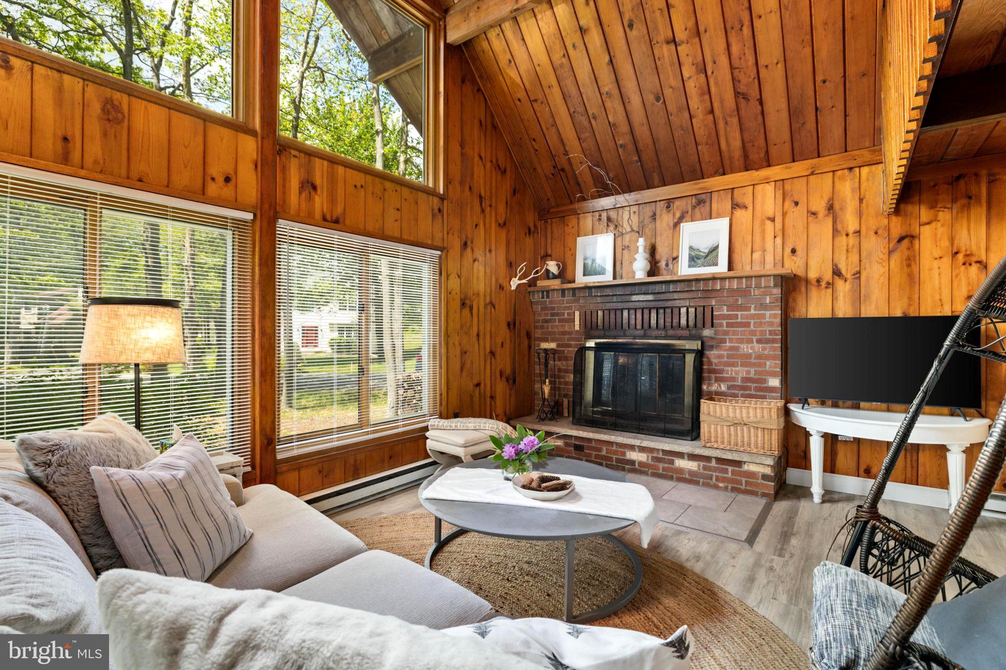 POCONO FARMS EAST - Residential
