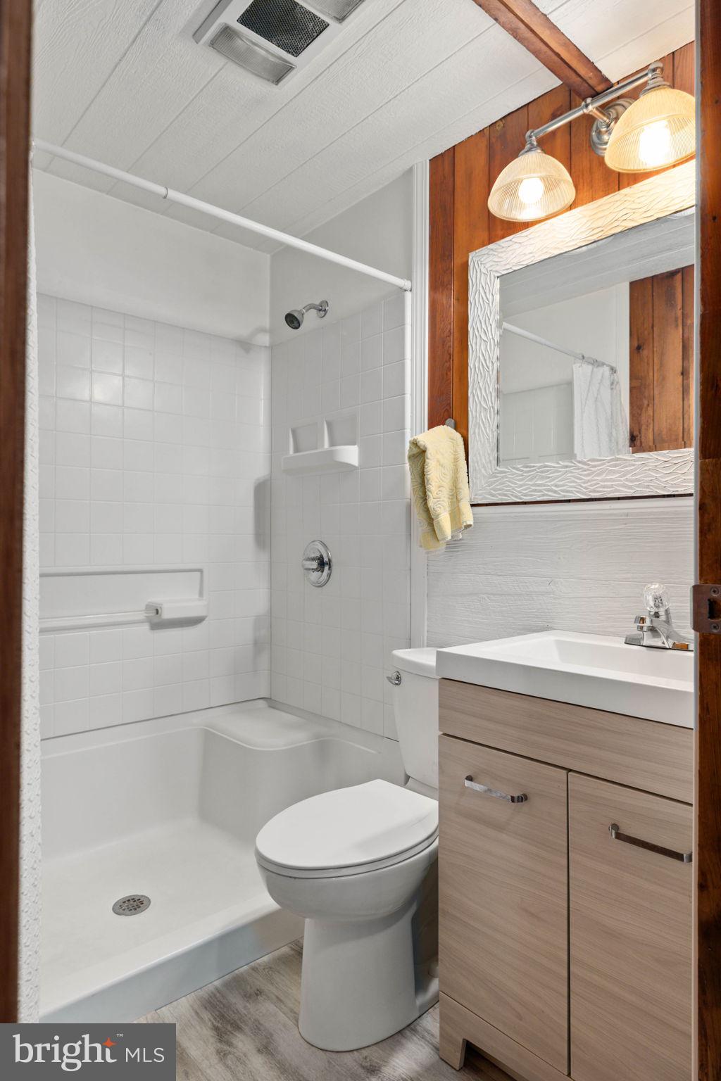 POCONO FARMS EAST - Residential