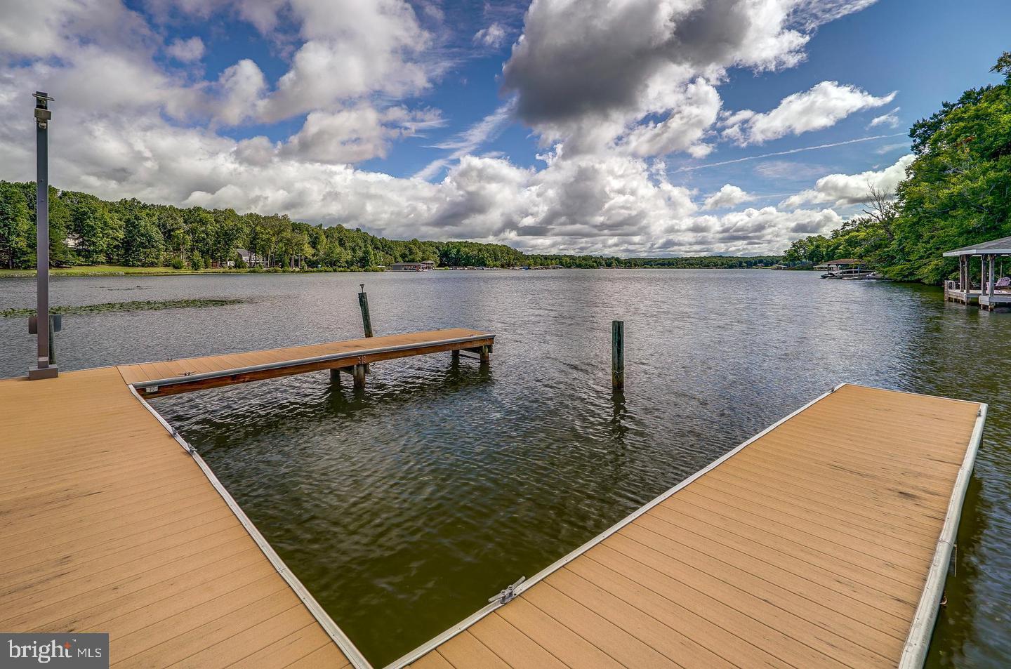 FRESHWATER ESTATES - Land