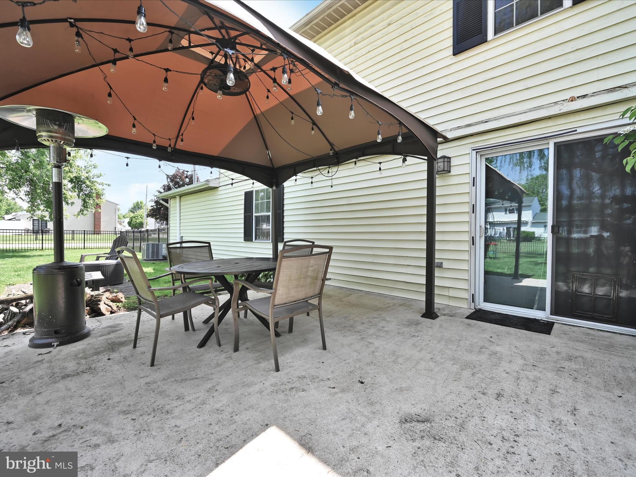 FARMLYN ACRES - Residential
