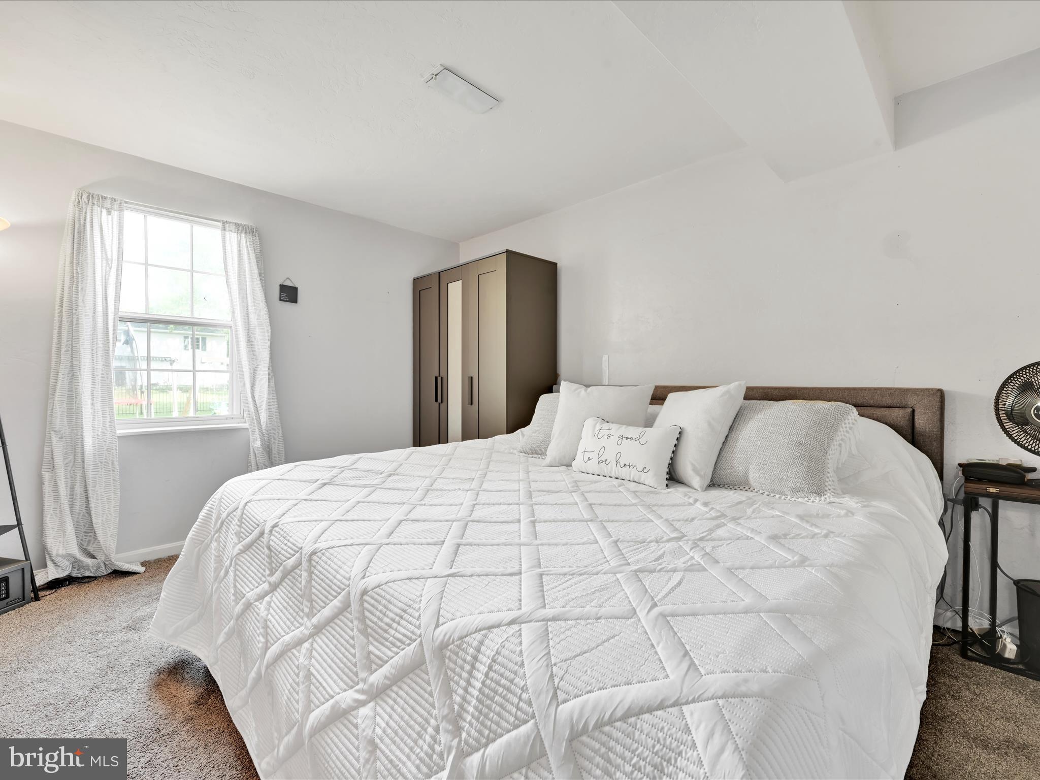 FARMLYN ACRES - Residential
