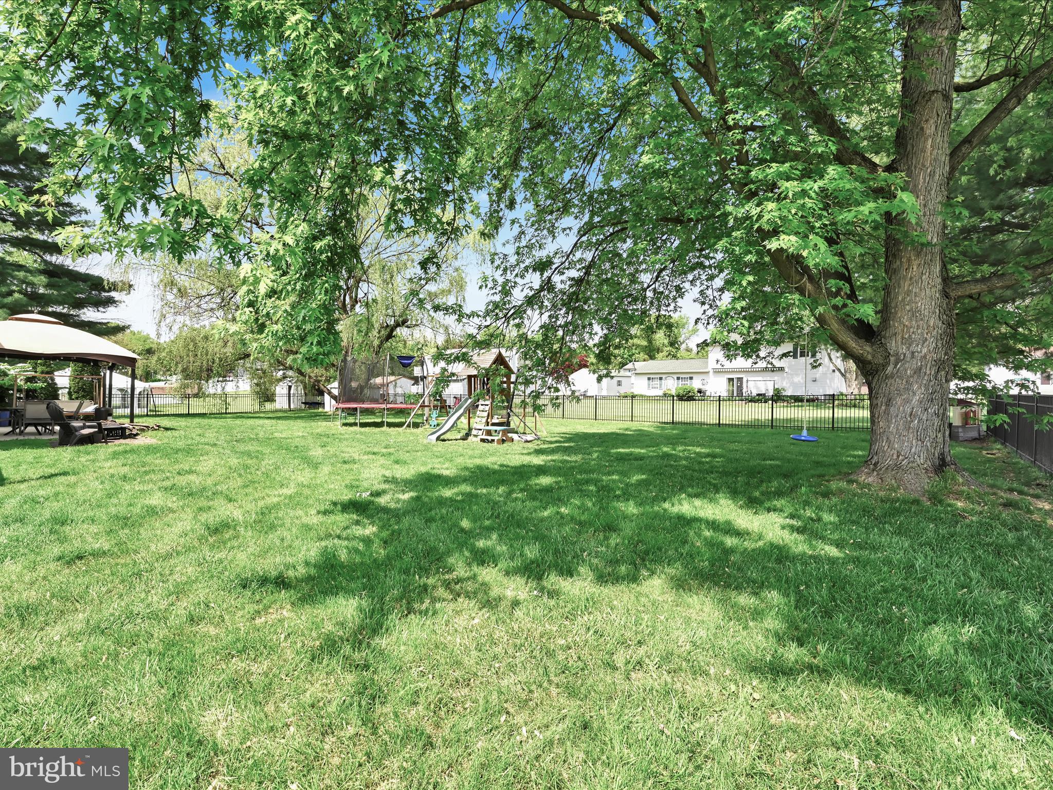 FARMLYN ACRES - Residential