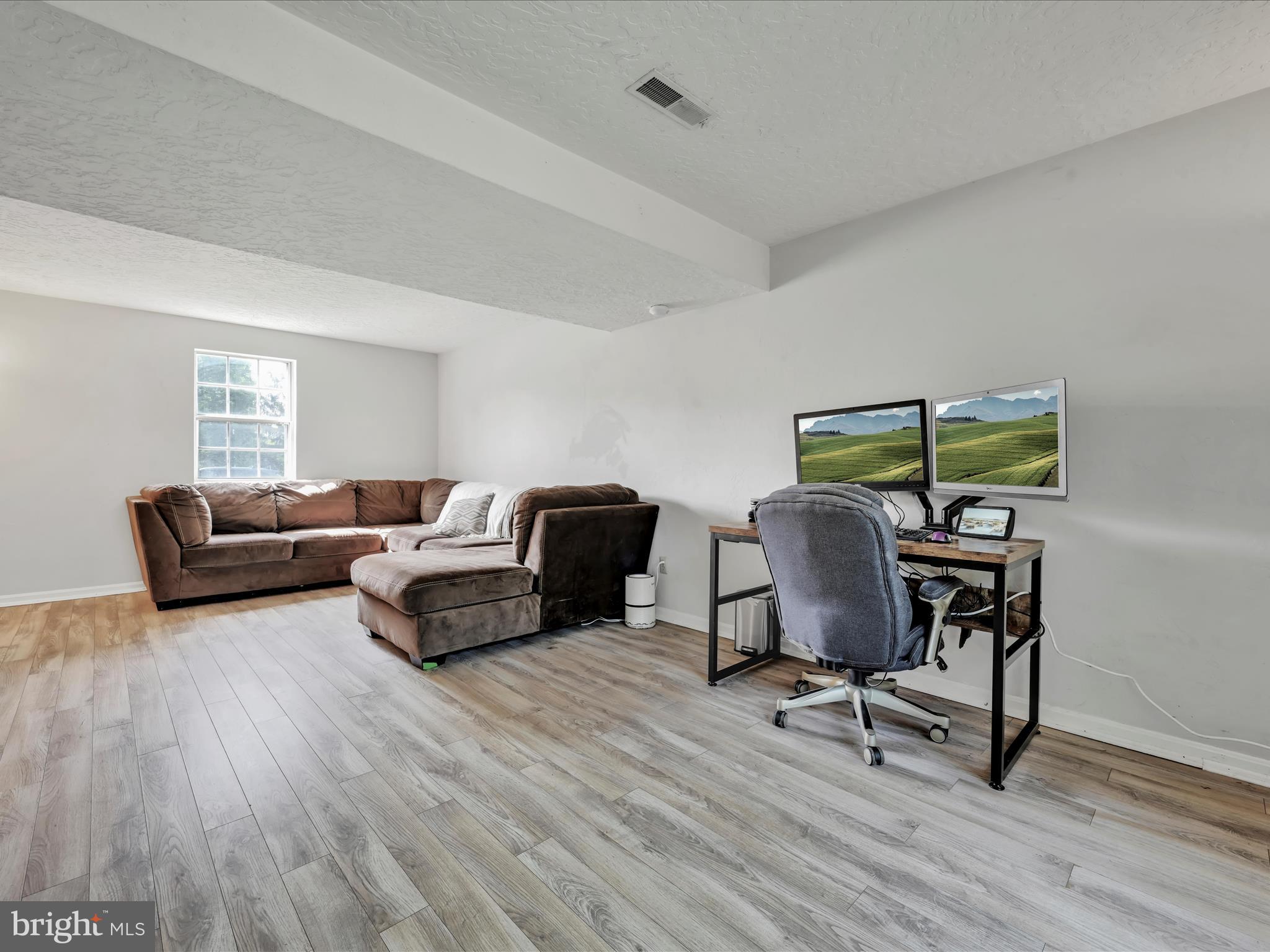 FARMLYN ACRES - Residential