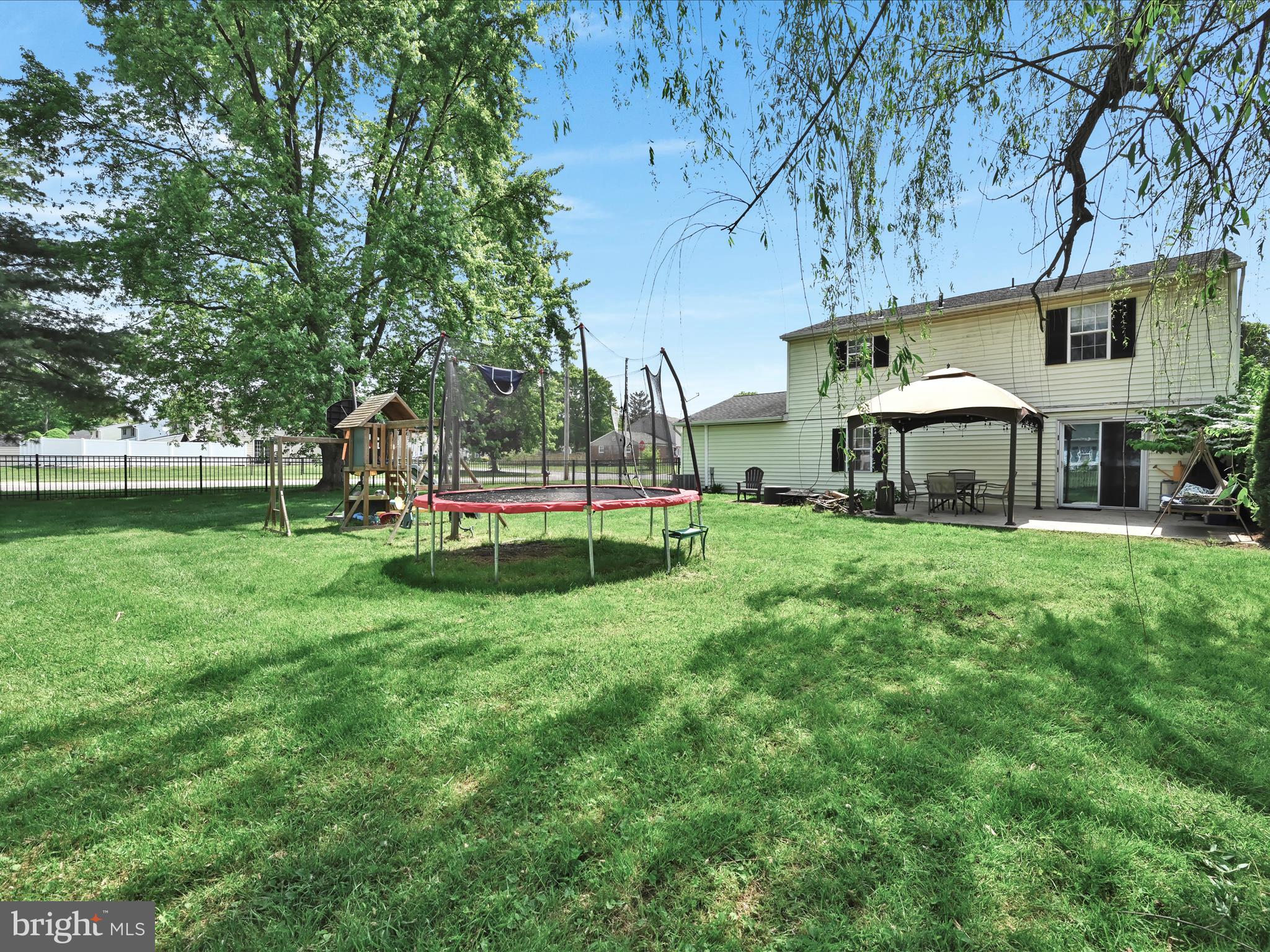 FARMLYN ACRES - Residential