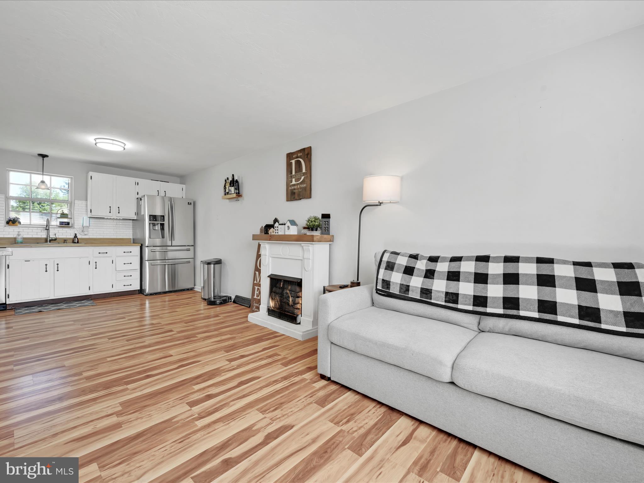 FARMLYN ACRES - Residential