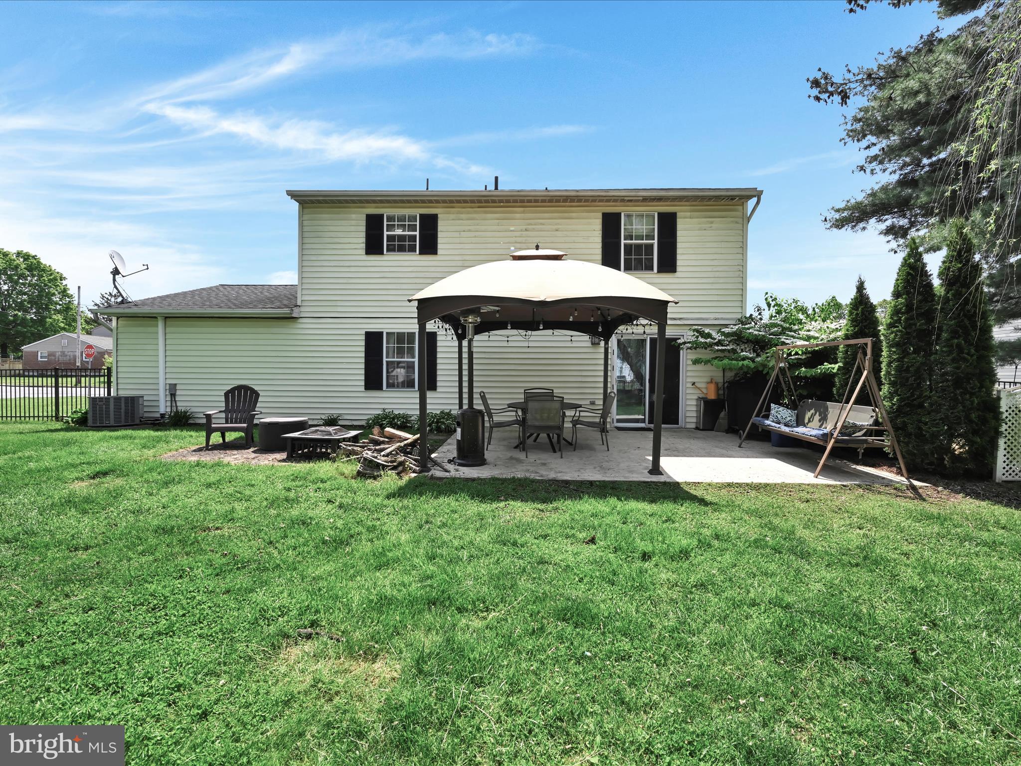 FARMLYN ACRES - Residential
