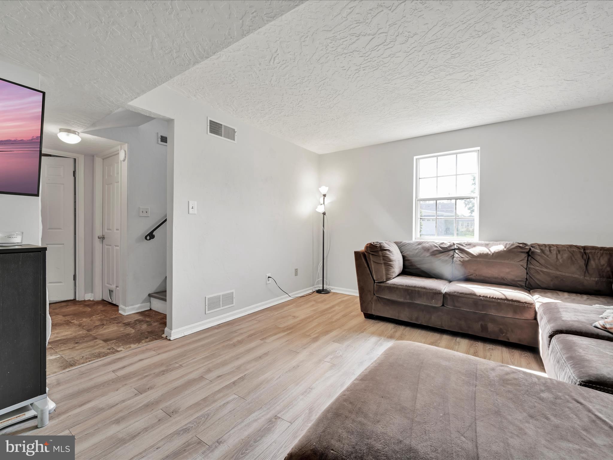 FARMLYN ACRES - Residential