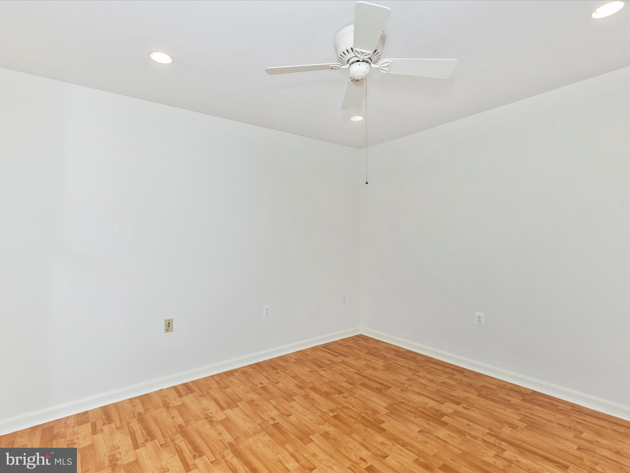 WINDY KNOLL - Residential Lease