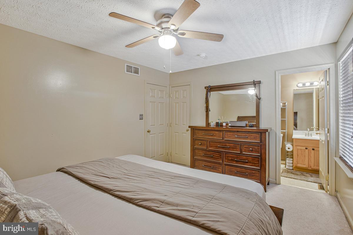 OAKWOOD MANOR - Residential