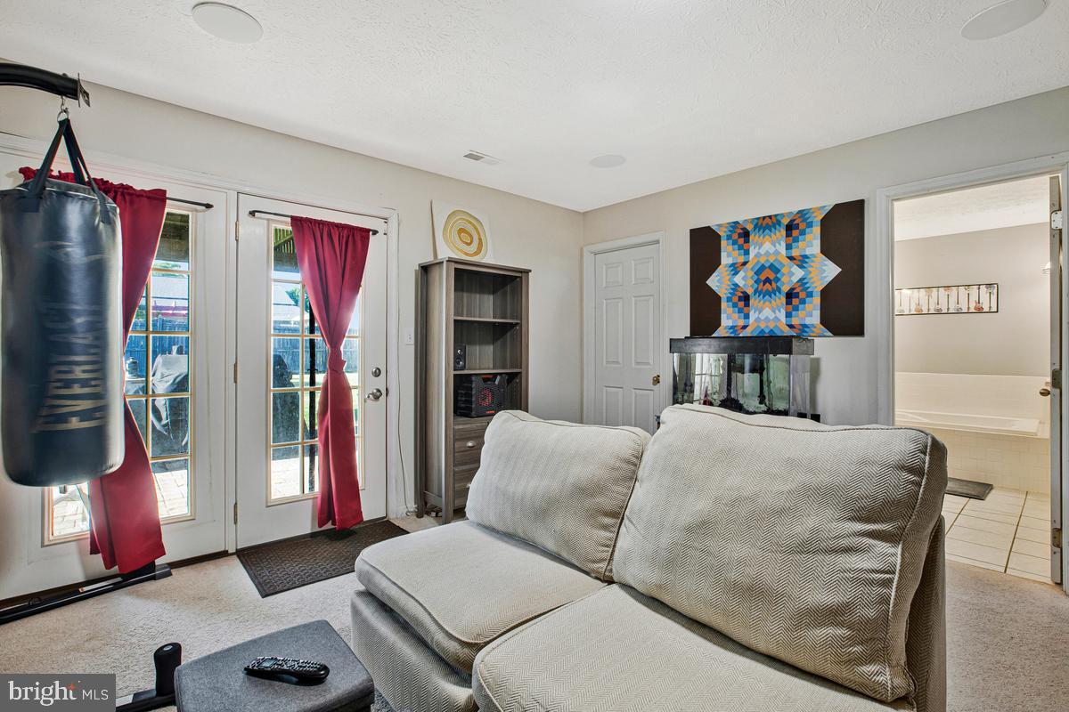 OAKWOOD MANOR - Residential