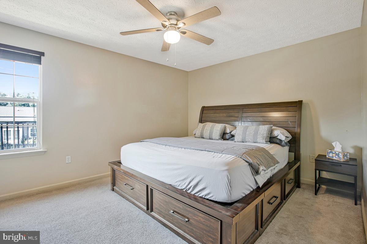 OAKWOOD MANOR - Residential