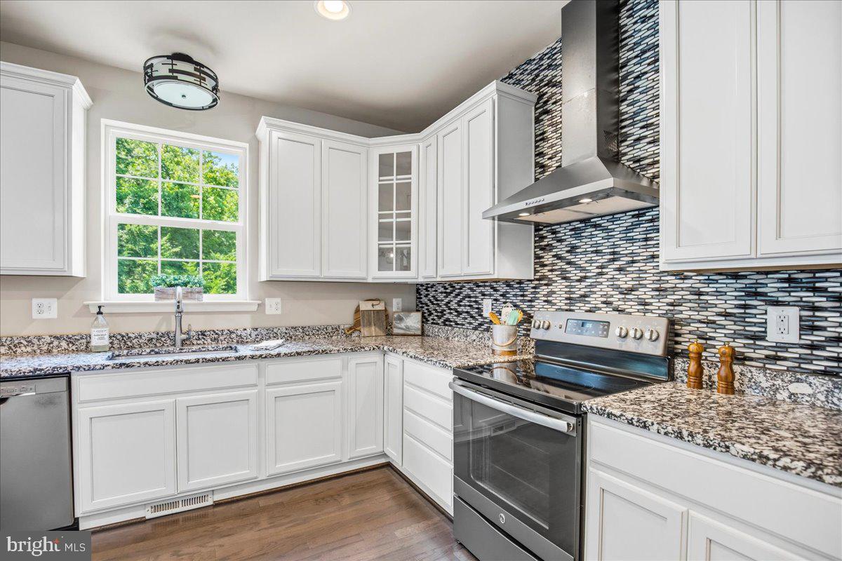 NORTH CALVERT WOODS - Residential