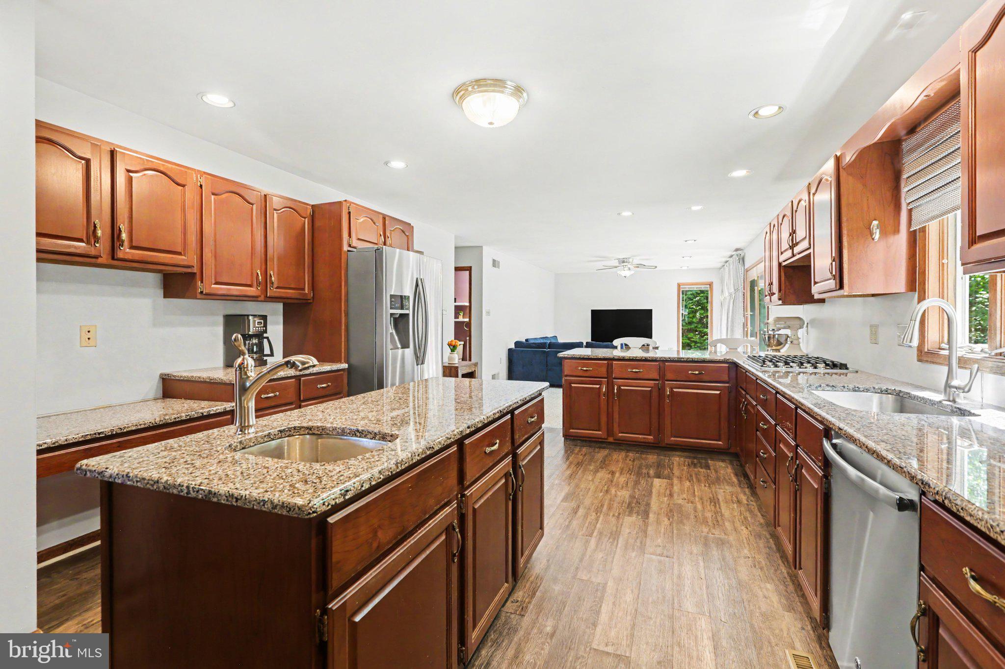 VICTORIA GLEN - Residential
