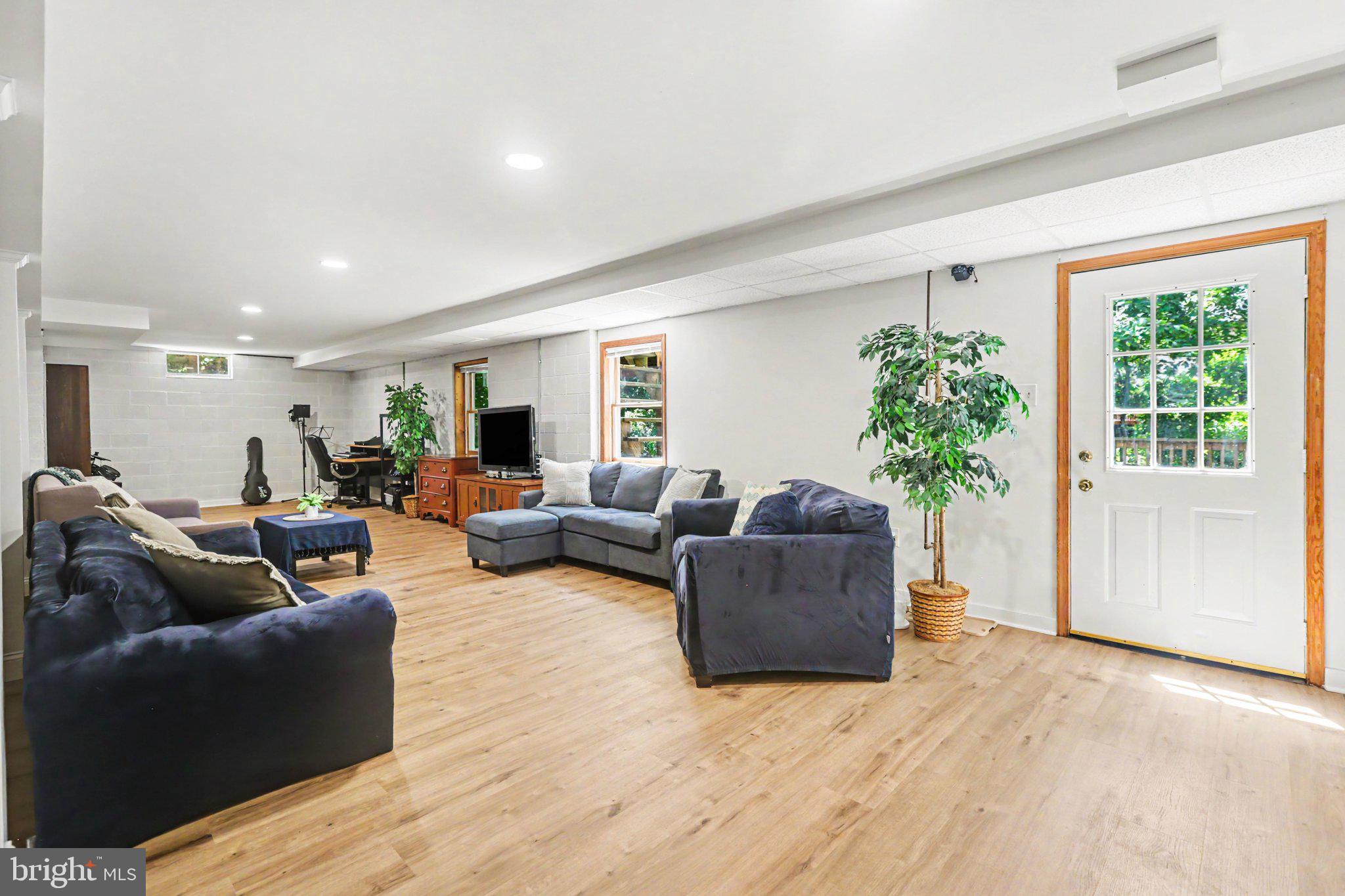 VICTORIA GLEN - Residential