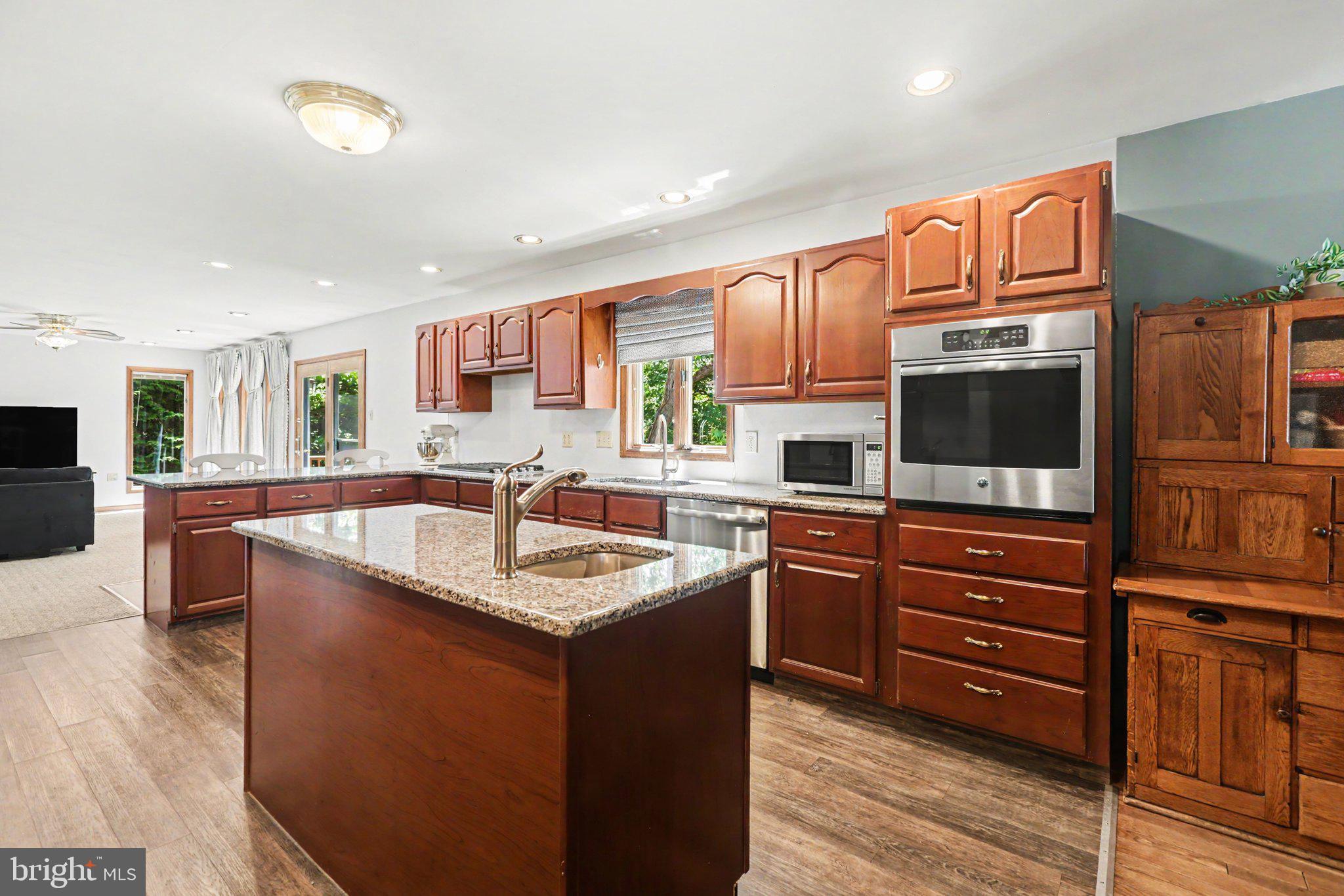 VICTORIA GLEN - Residential