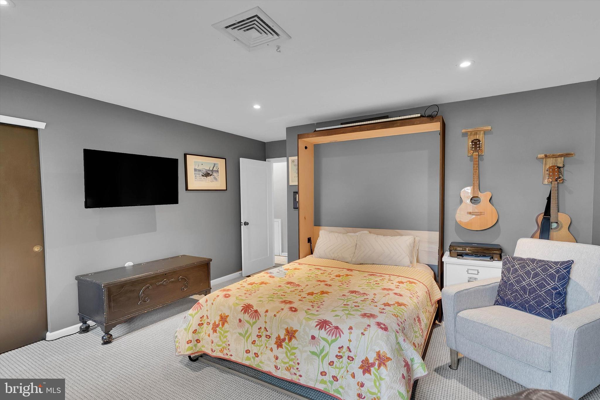 VALLEYWOOD - Residential