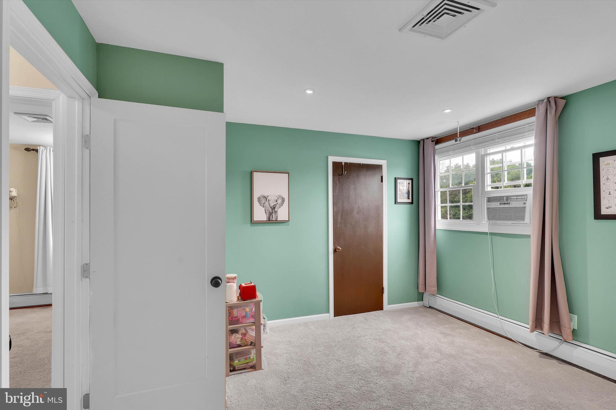 VALLEYWOOD - Residential