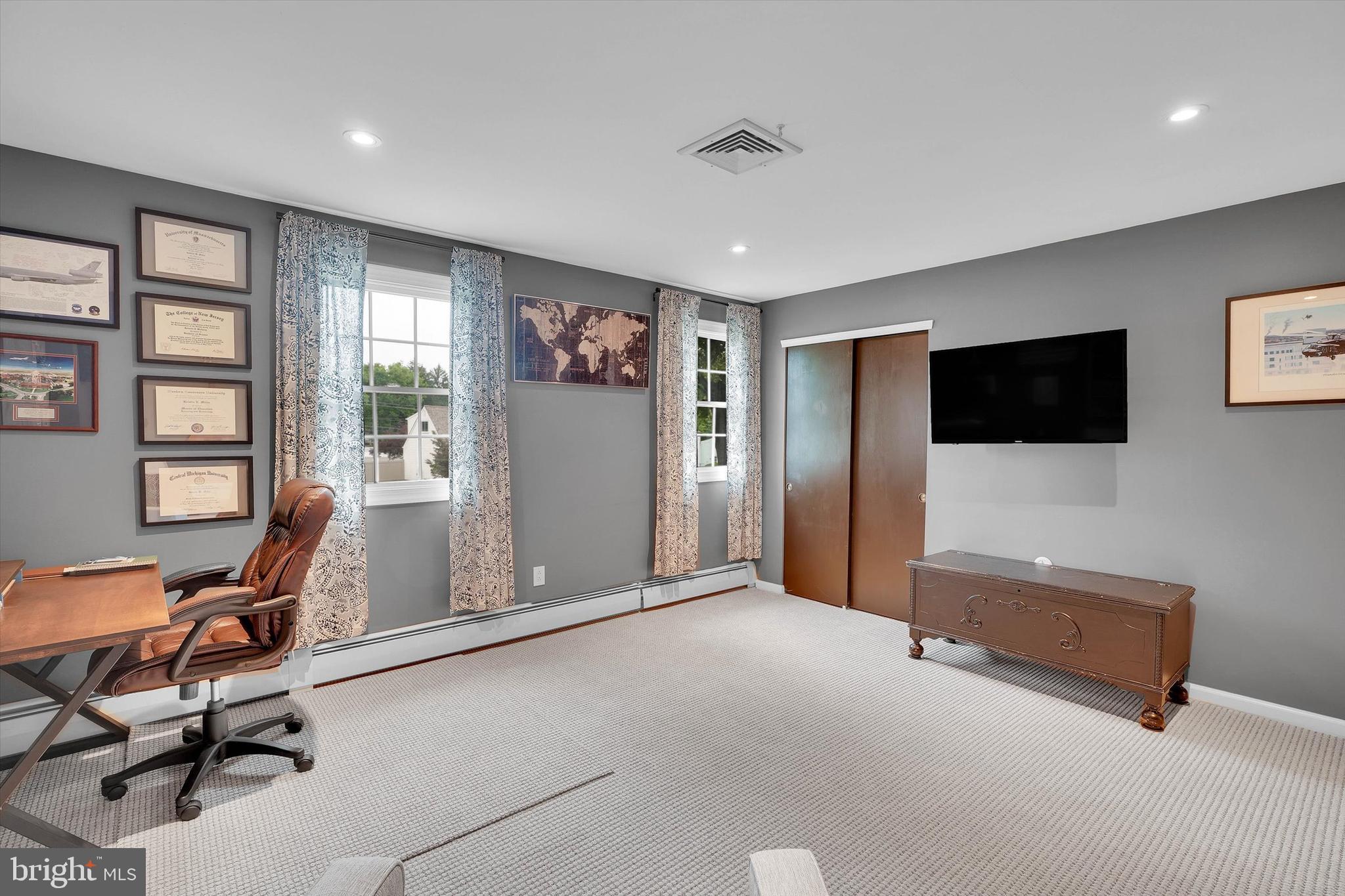 VALLEYWOOD - Residential