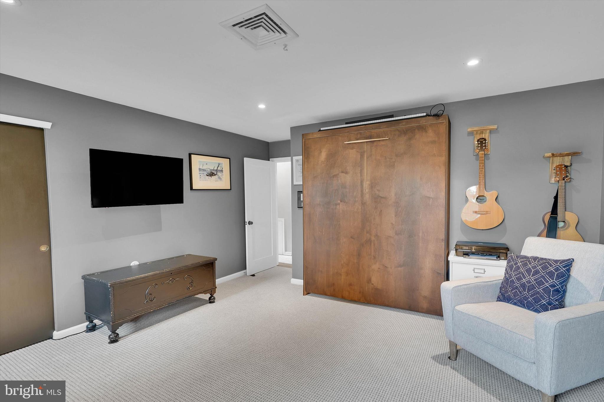 VALLEYWOOD - Residential