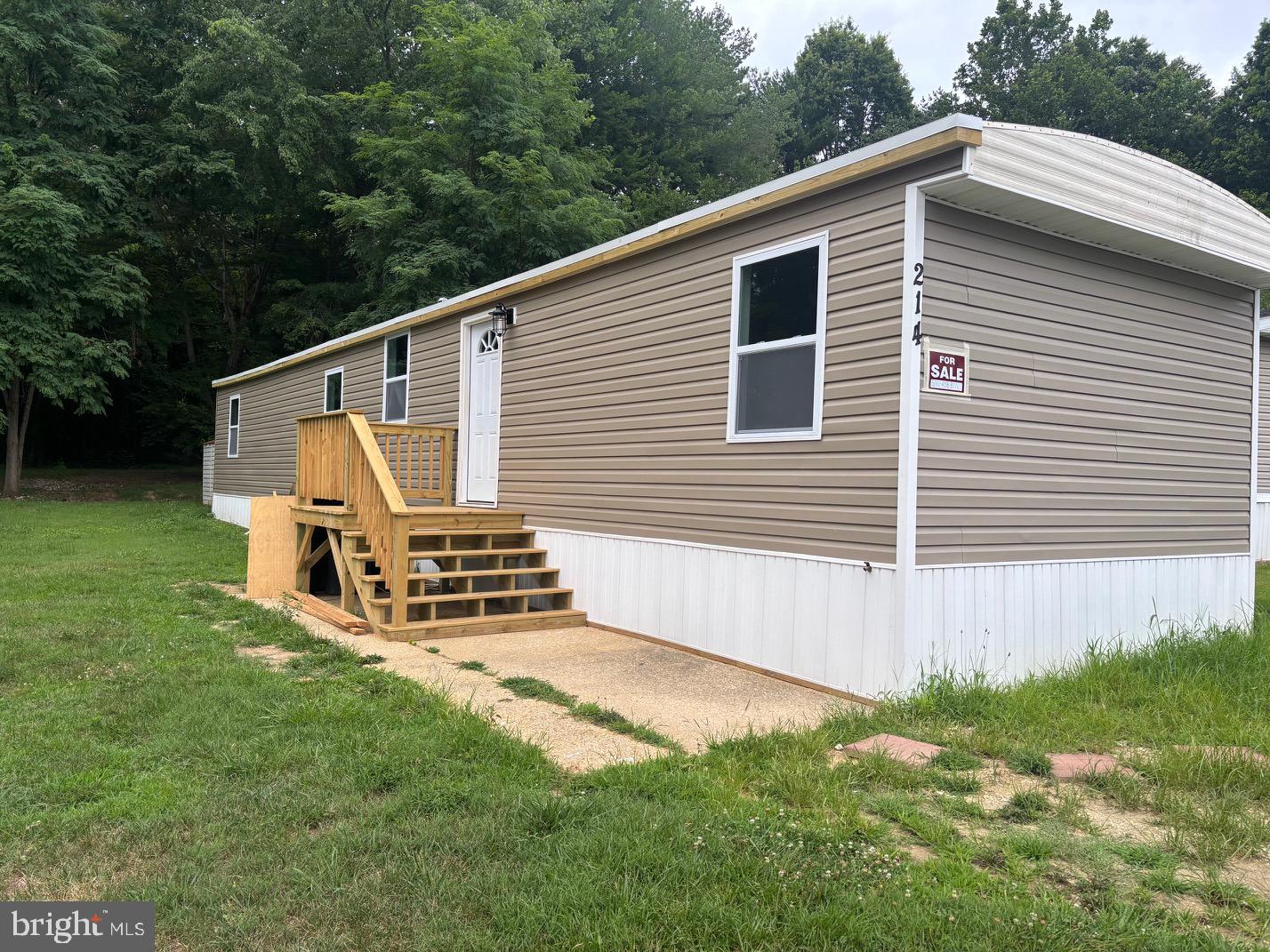 LYONS CREEK MOBILE ESTATES - Residential