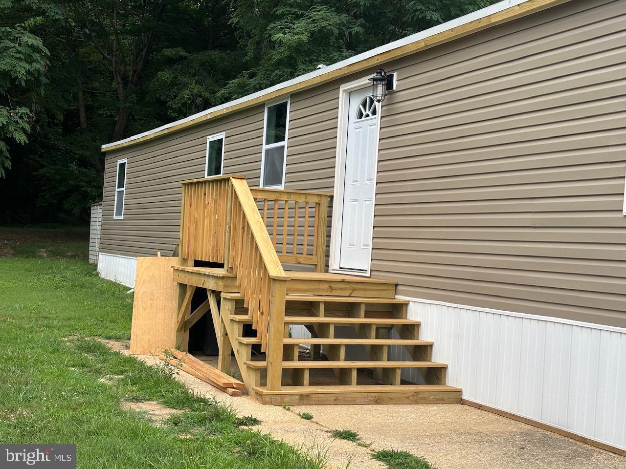 LYONS CREEK MOBILE ESTATES - Residential