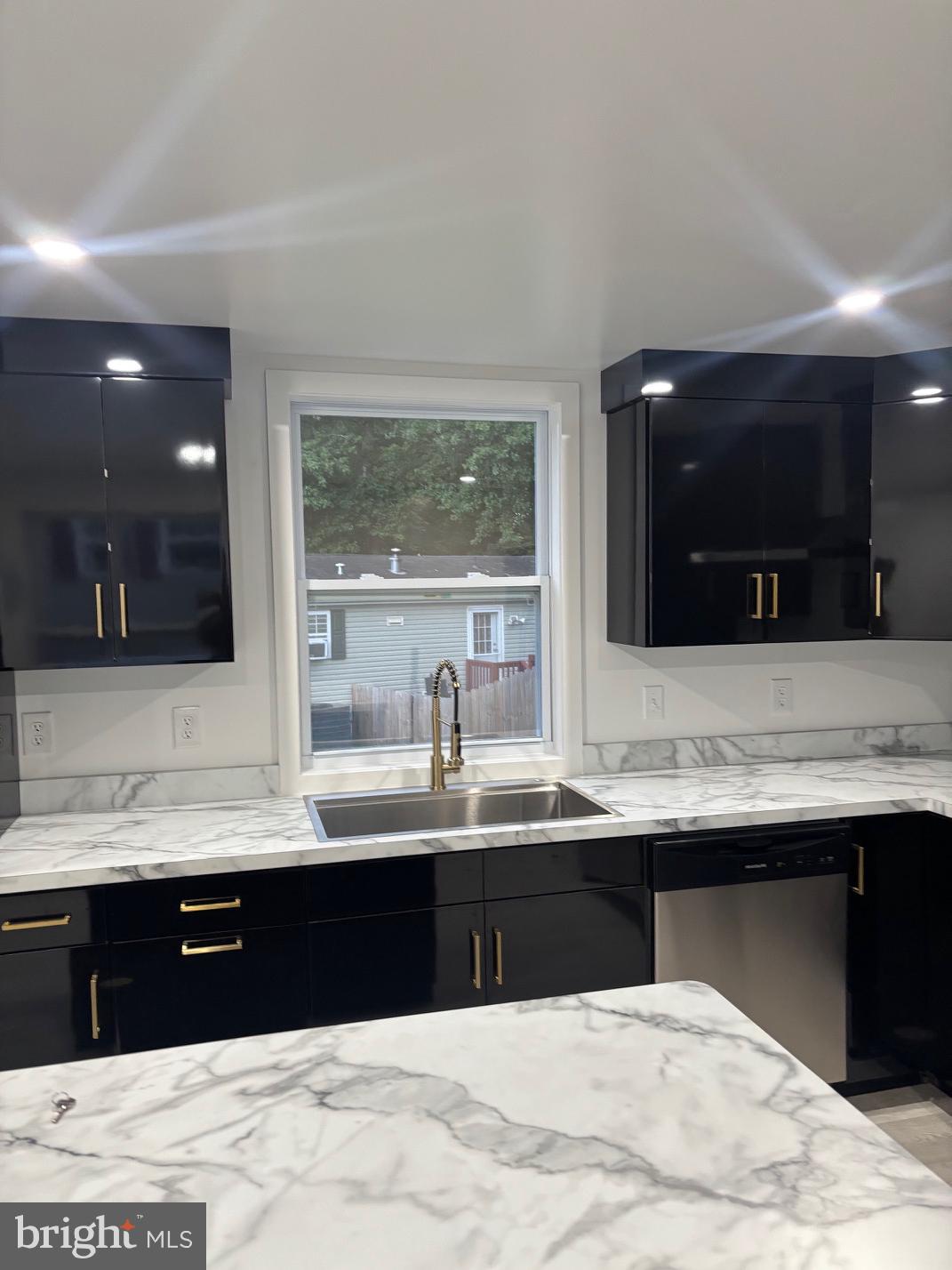 LYONS CREEK MOBILE ESTATES - Residential