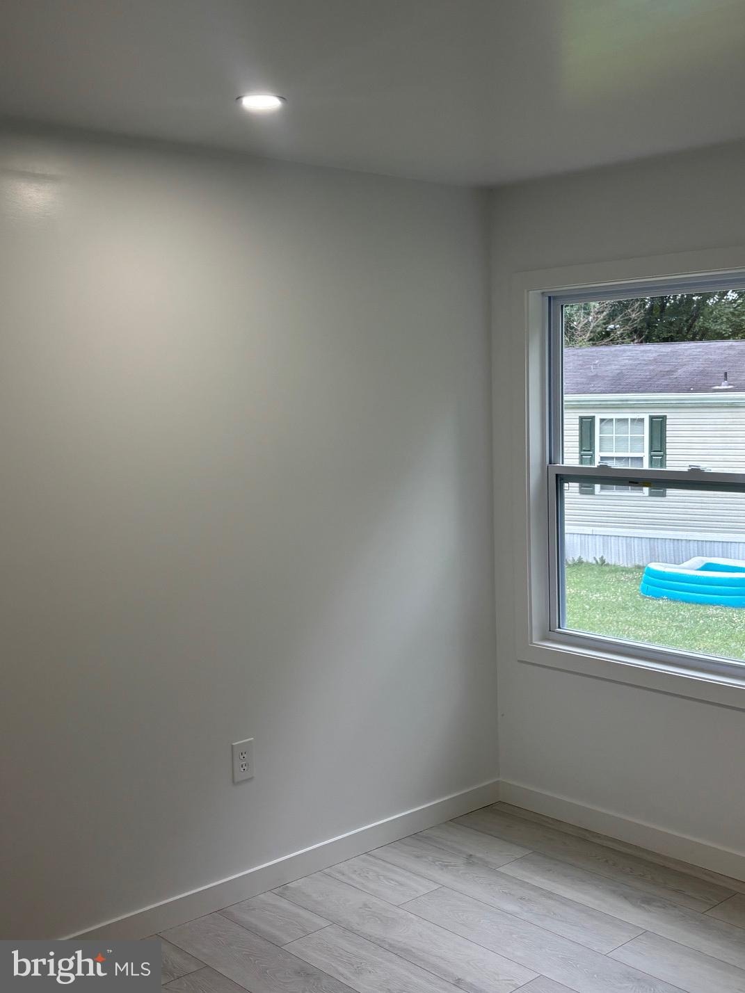 LYONS CREEK MOBILE ESTATES - Residential