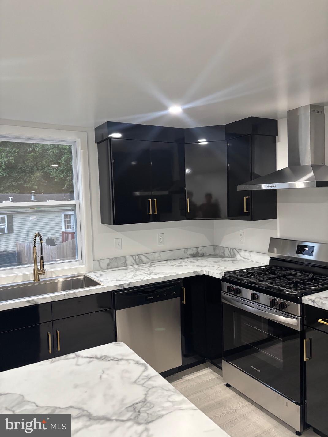 LYONS CREEK MOBILE ESTATES - Residential
