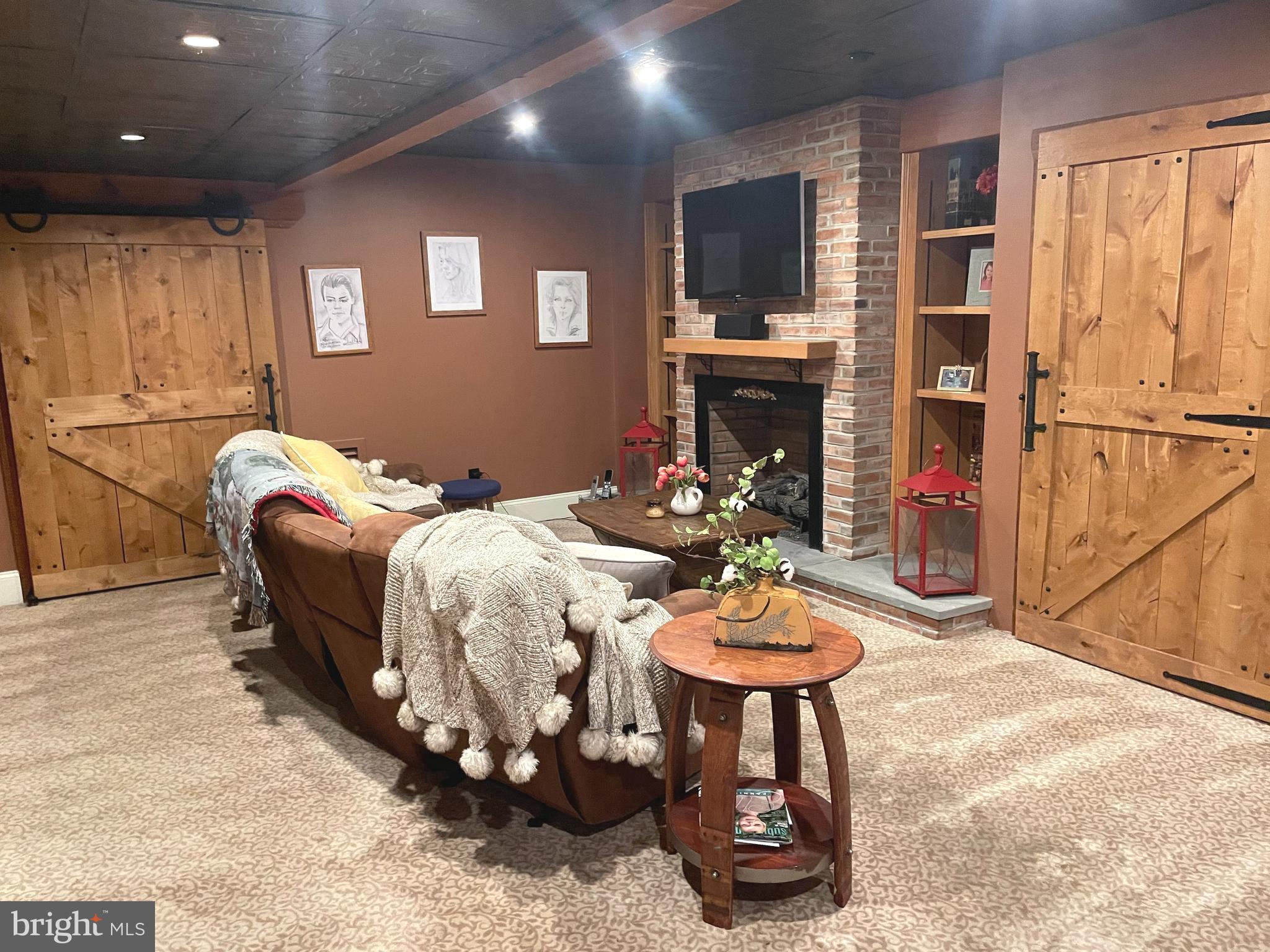 BRICK HOUSE FARM - Residential