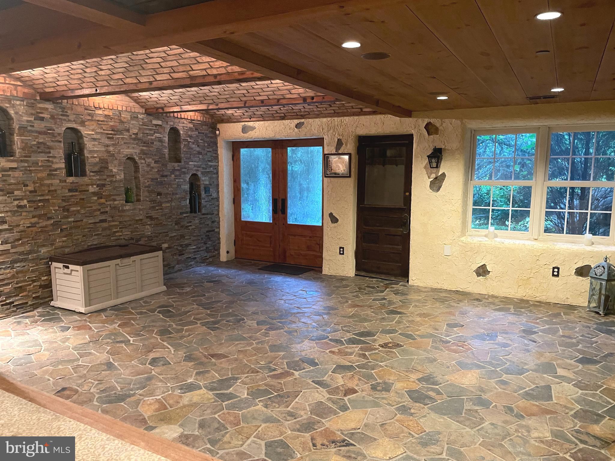 BRICK HOUSE FARM - Residential