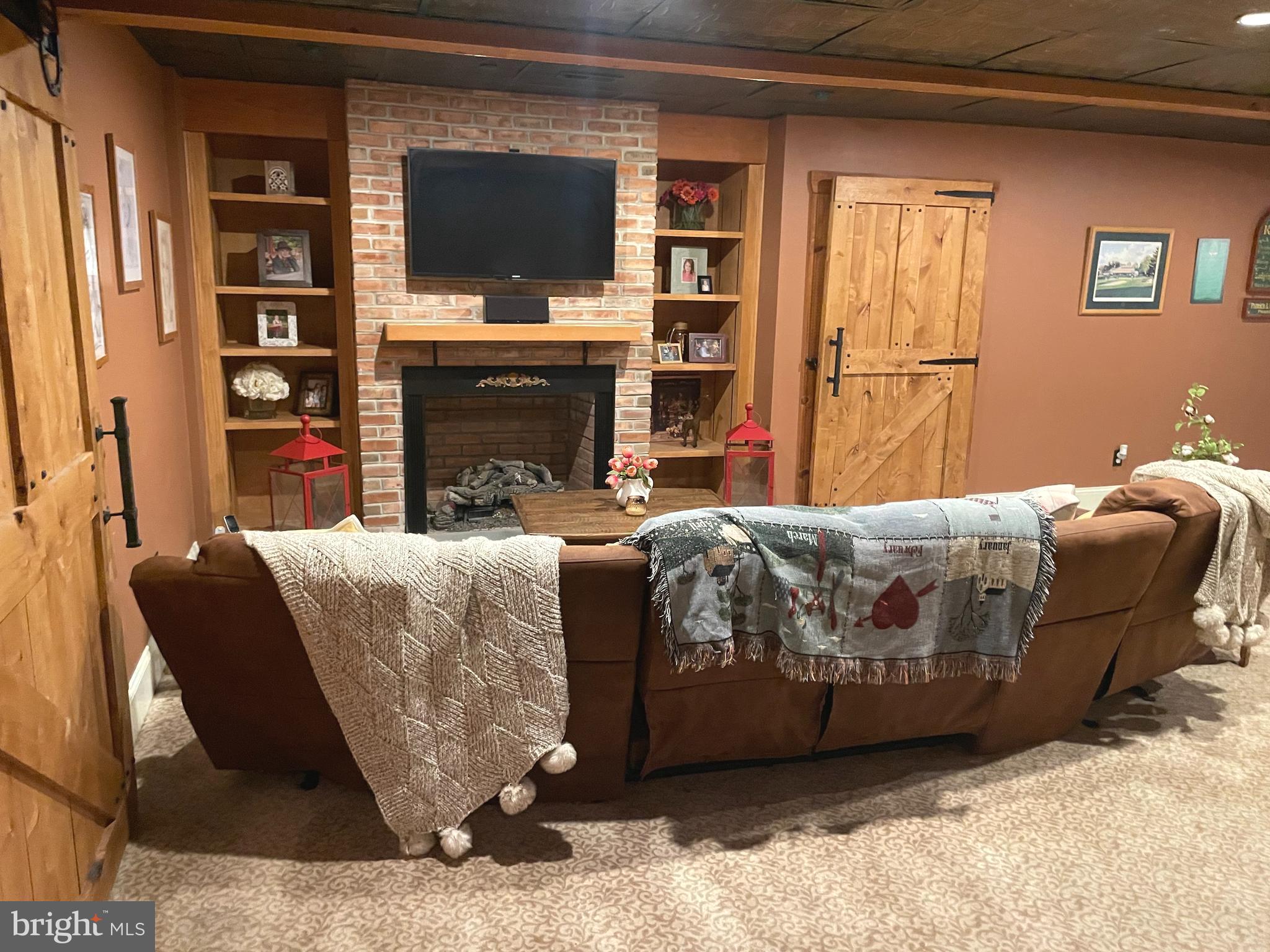 BRICK HOUSE FARM - Residential