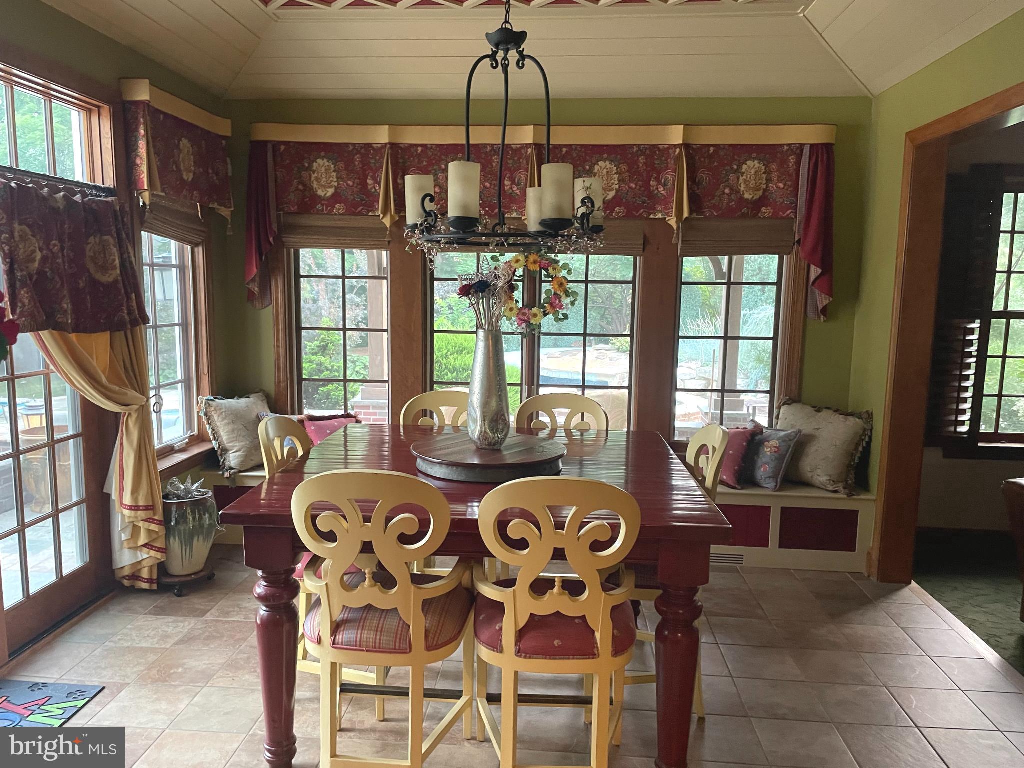 BRICK HOUSE FARM - Residential