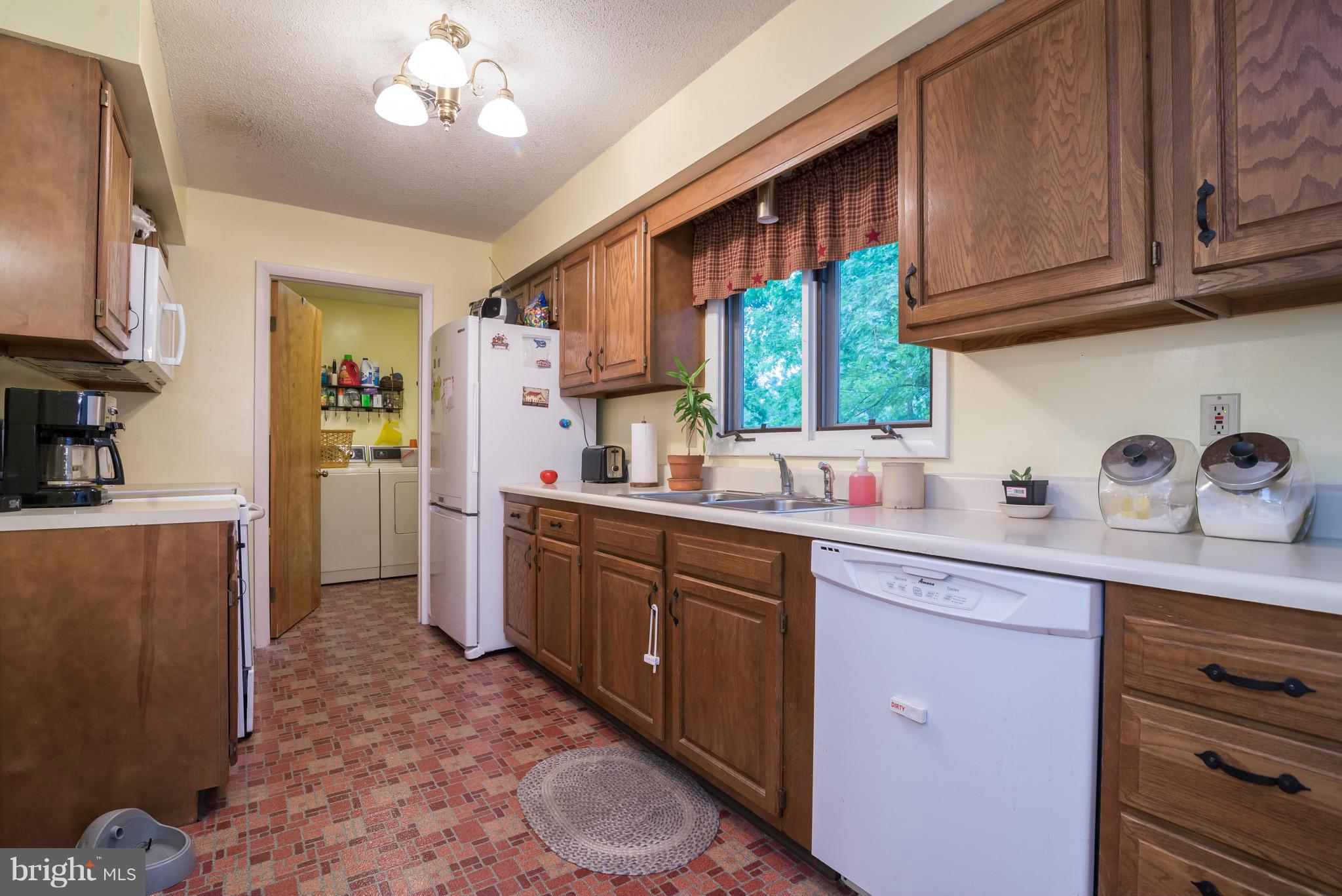 WOODBRIER MANOR - Residential