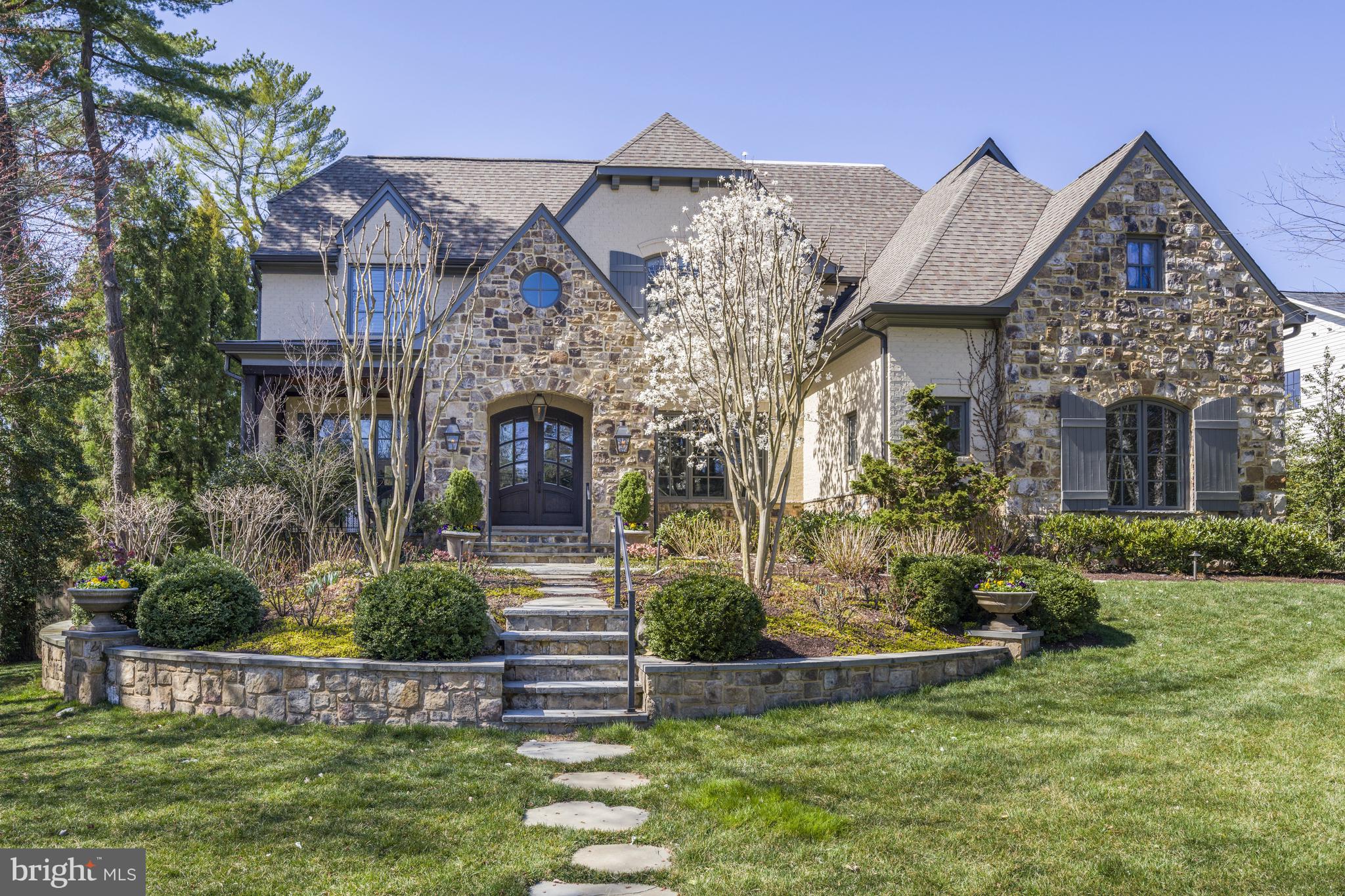 CLEARVIEW MANOR - Residential