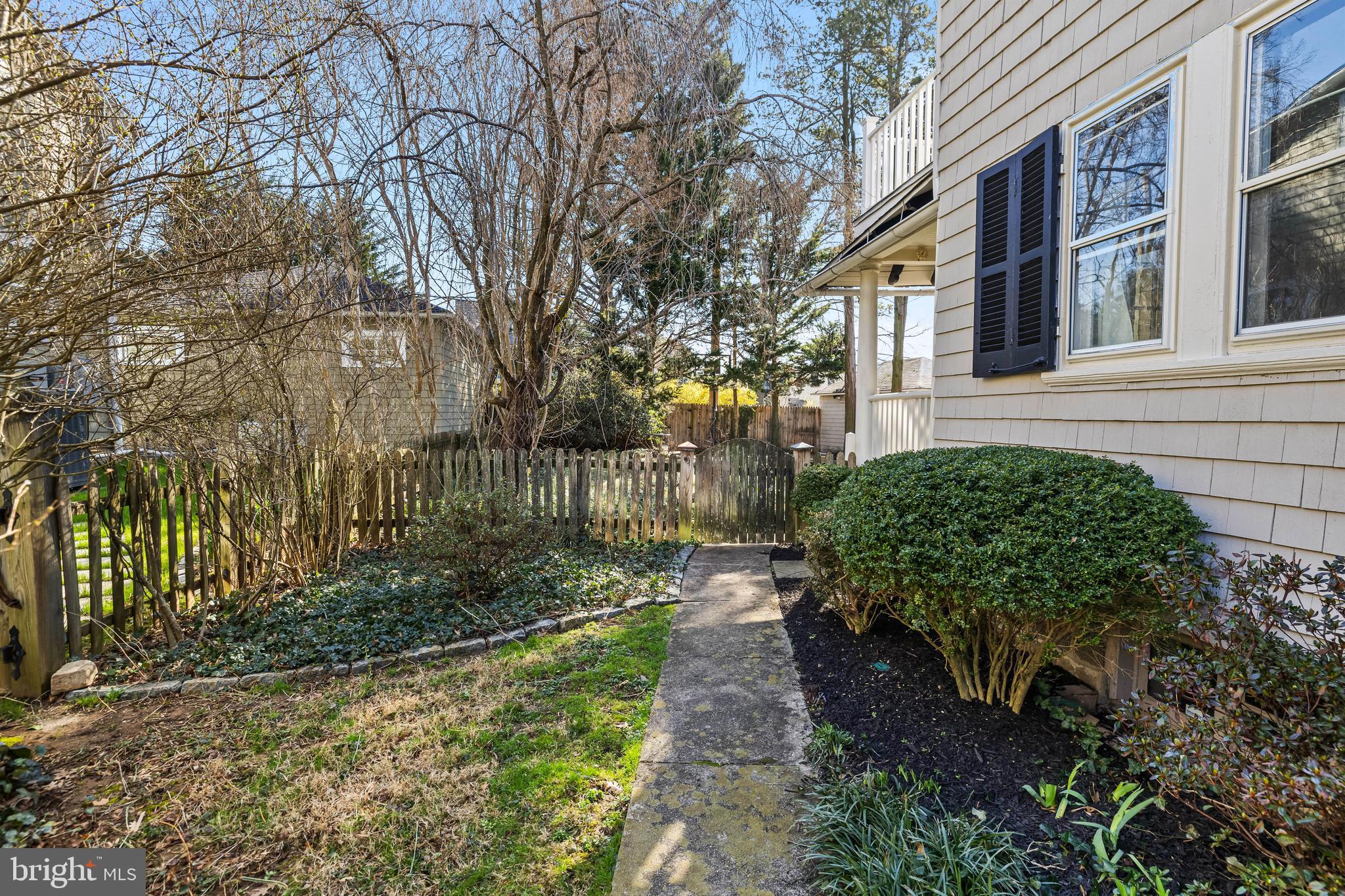 ROLAND PARK - Residential