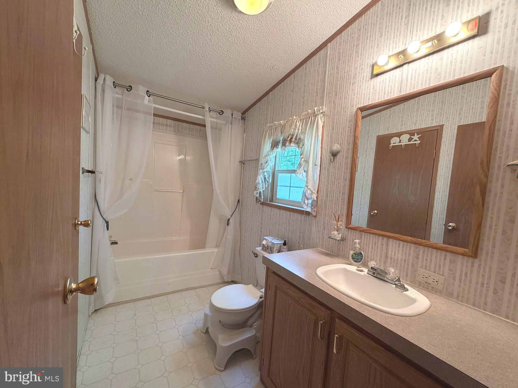WHISPERING PINE MHP - Residential