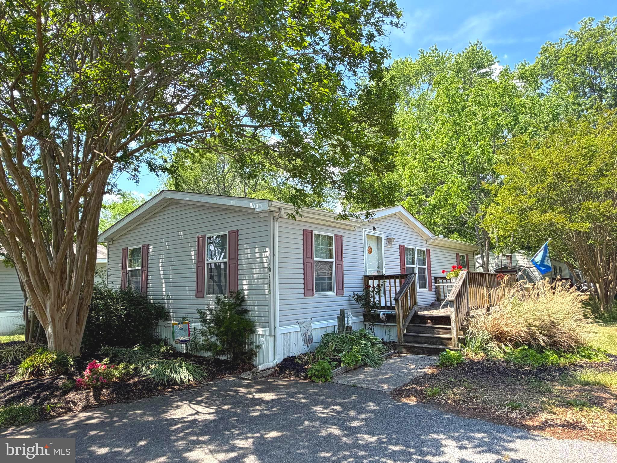 WHISPERING PINE MHP - Residential