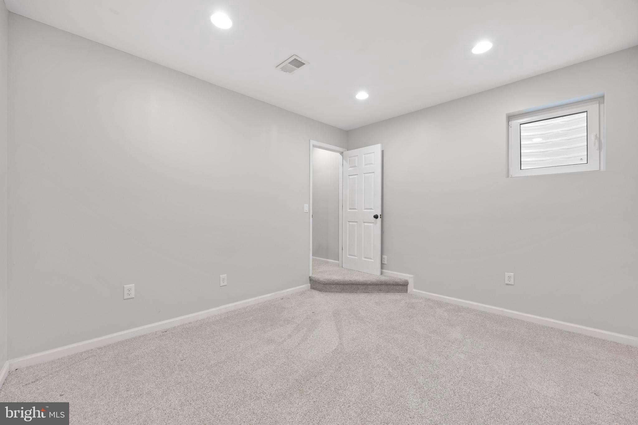 POTOMAC LAKES - Residential