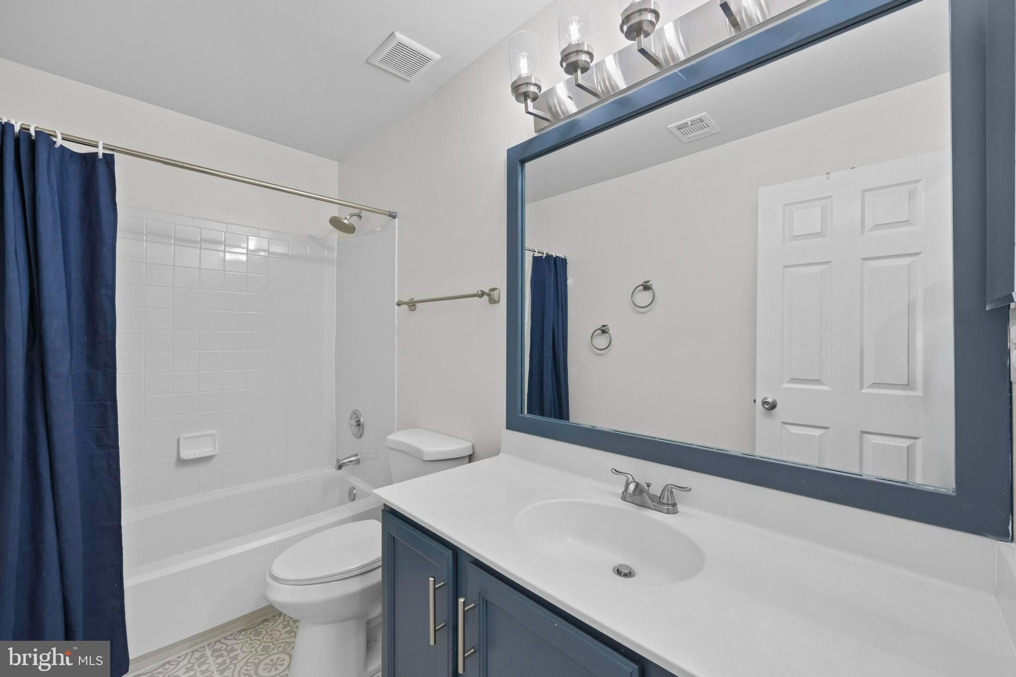 POTOMAC LAKES - Residential