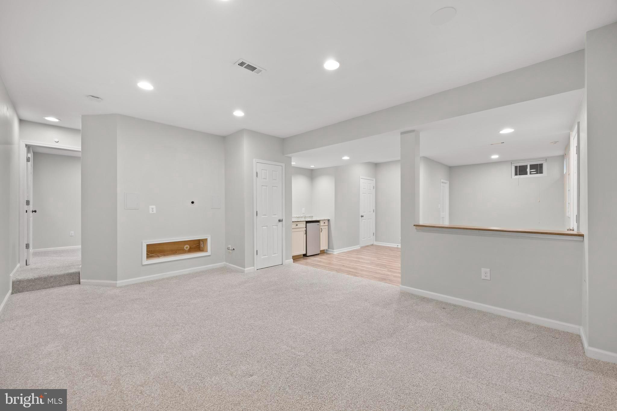 POTOMAC LAKES - Residential
