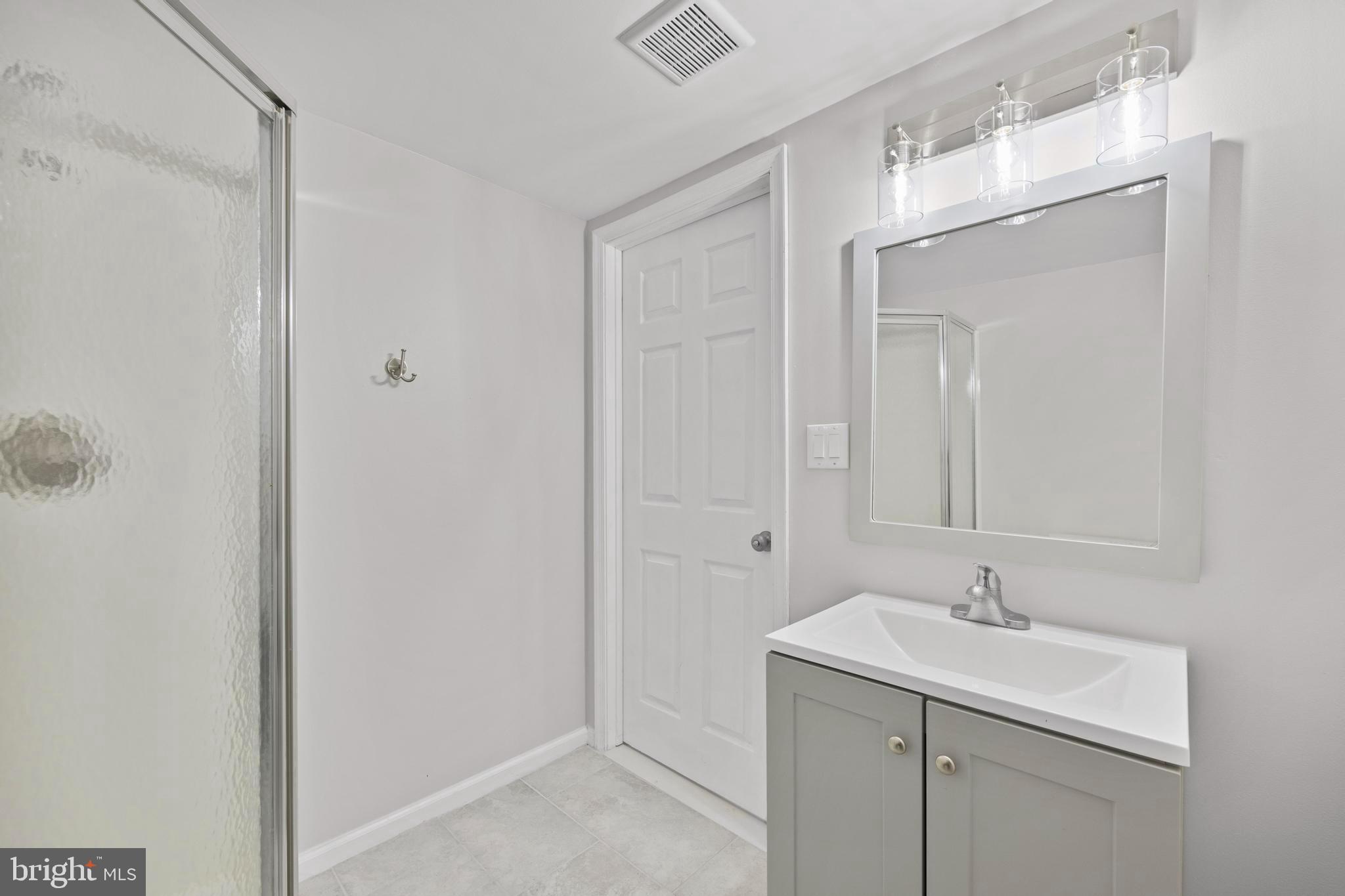 POTOMAC LAKES - Residential