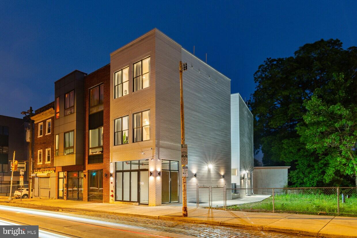 GERMANTOWN - Commercial Sale