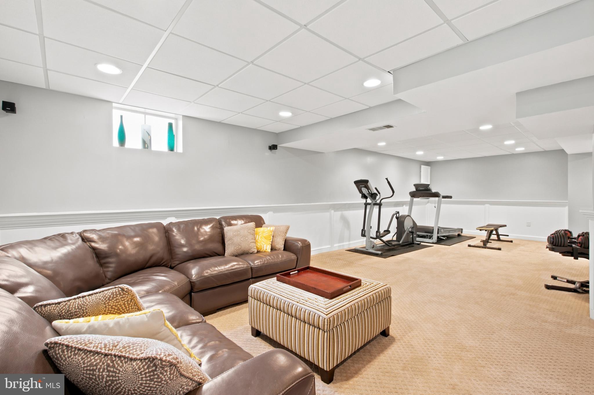 MEADOWBROOK - Residential
