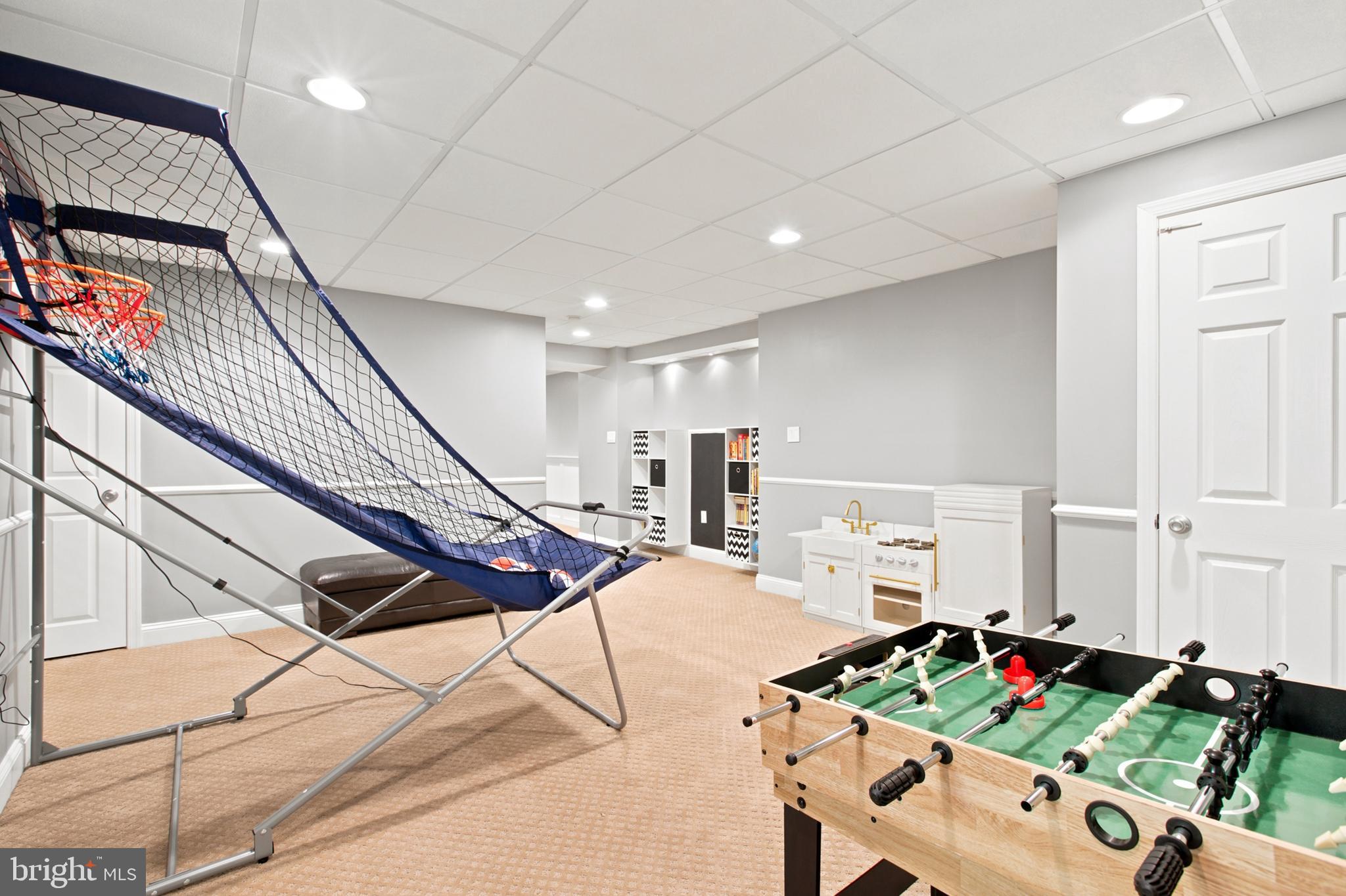 MEADOWBROOK - Residential